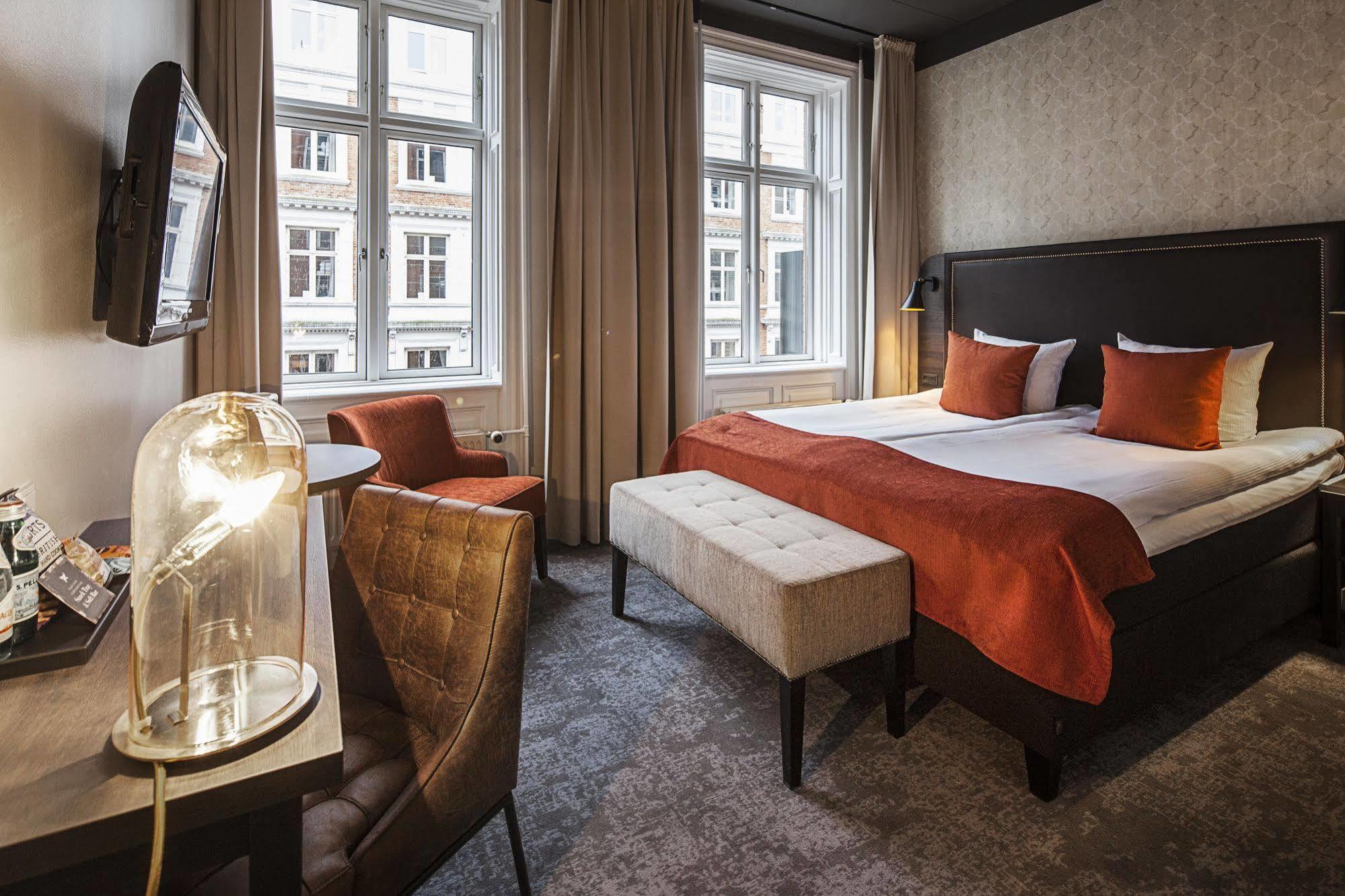 Mayfair Hotel 4*